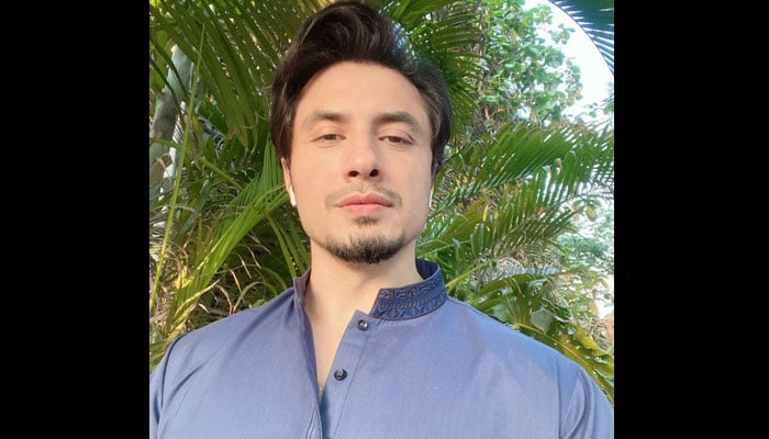 علی ظفر کا پسندیدہ لباس کونساہے؟