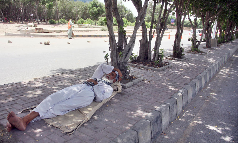 کراچی آج بھی ہیٹ ویو کی لپیٹ میں