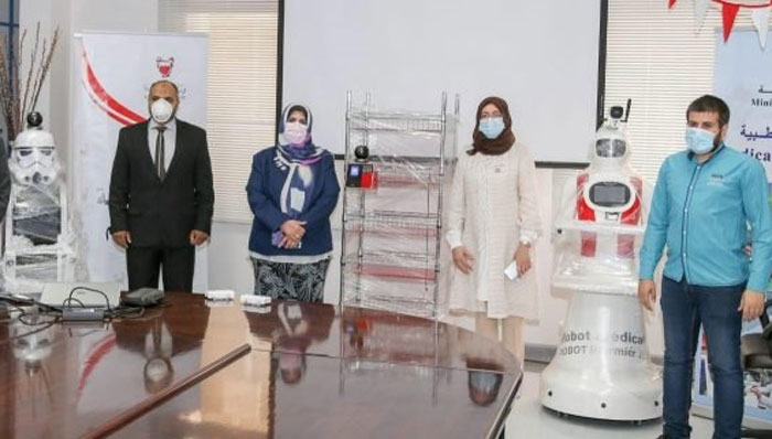 بحرین: آئسولیشن وارڈز میں روبوٹ تعینا ت، امارات میں بندشیں لاگو