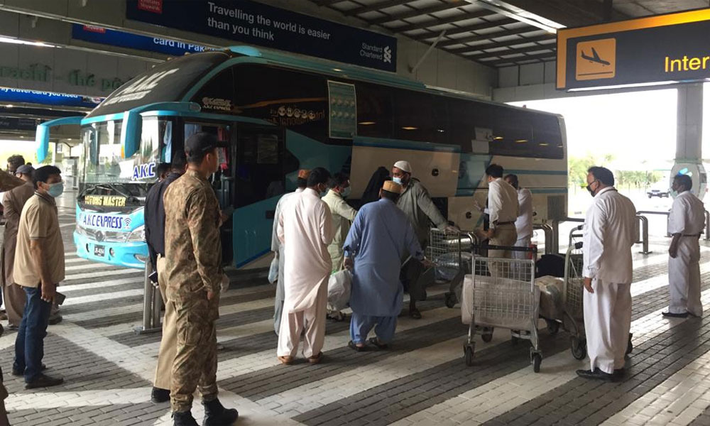 امارات میں پھنسے 262 پاکستانی وطن پہنچ گئے