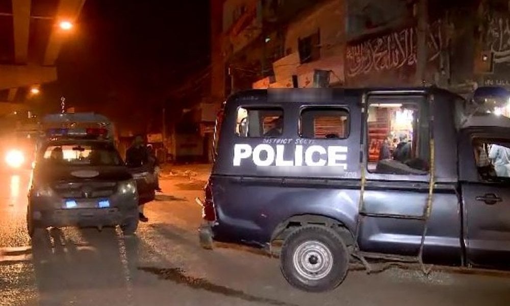 ‎کراچی، جوہر میں سرچ آپریشن، اسلحہ، چوری کا سامان برآمد