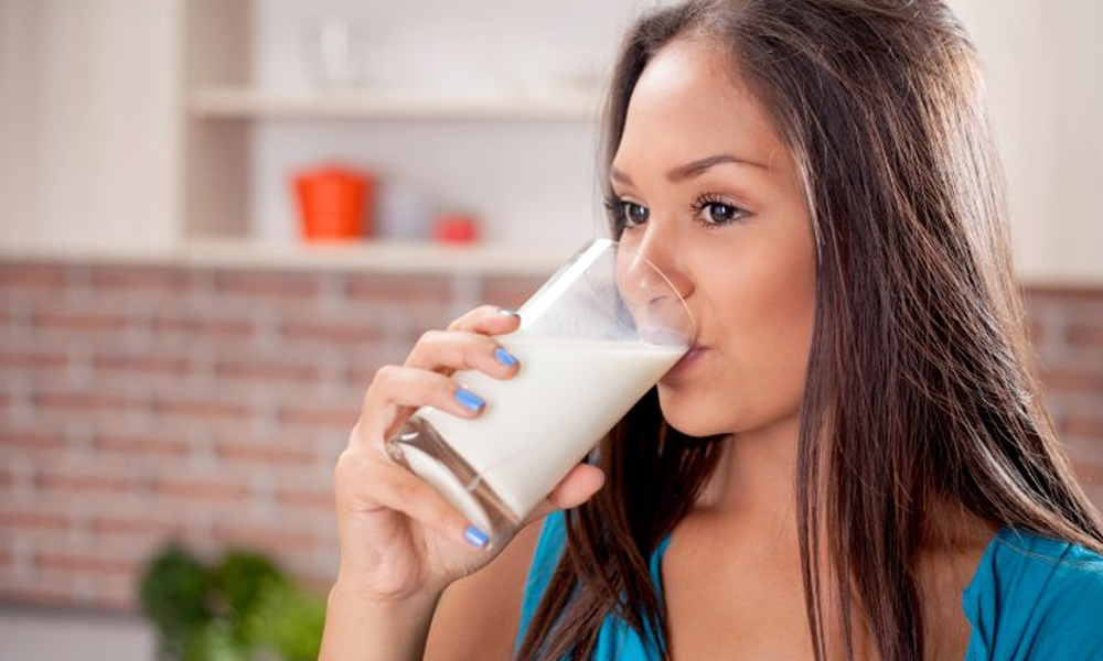 دودھ کا استعمال خواتین کی ہڈیوں کو مضبوط بنانے میں معاون نہیں