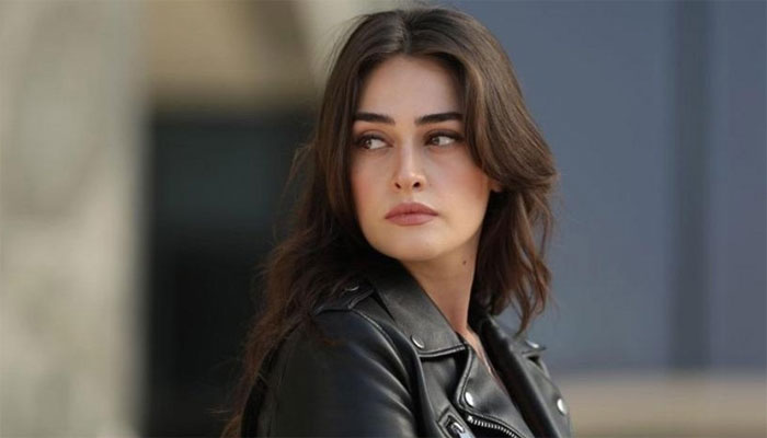 ترک اداکارہ ایسر بلیچ کا بلیک لائیوز میٹر موومنٹ سے اظہار یکجہتی 