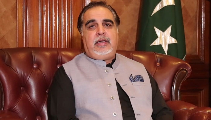 گورنر سندھ نے کورونا کے مریضوں کیلئے اپنا پلازما عطیہ کیا