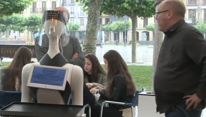 اسپین: ریسٹورنٹ میں لاک ڈاؤن کے بعد روبوٹ ویٹرز متعین