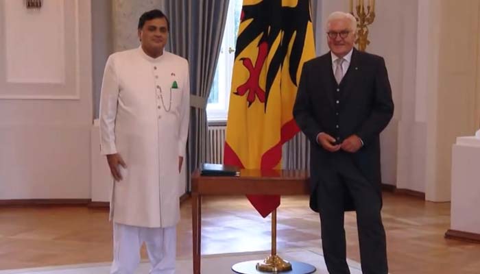 پاکستانی سفیر ڈاکٹر محمد فیصل کی جرمن صدر سے ملاقات، سفارتی اسناد پیش