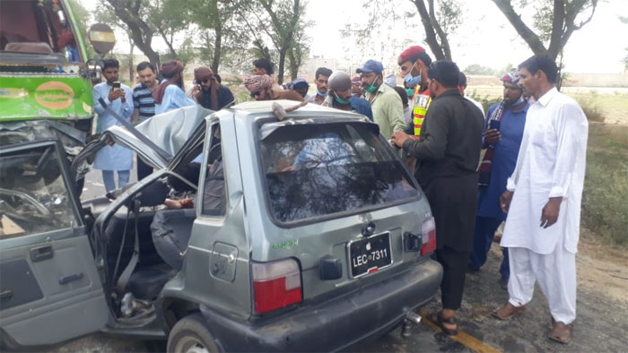 لاہور کے قریب ٹریفک حادثہ،  ایک ہی خاندان کے پانچ افراد جاں بحق 