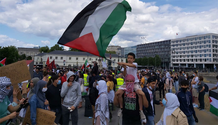 اسرائیل کے خلاف برسلز میں فلسطینیوں کا مظاہرہ، رہنمائوں کا خطاب
