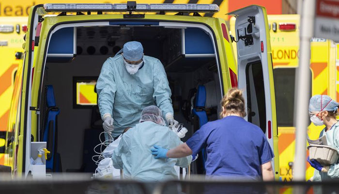 برطانیہ میں کورونا کے مزید 900 مریض، 36 افراد ہلاک