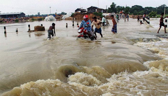 بھارت اور نیپال میں بارشوں سے تباہی، 200افراد ہلاک