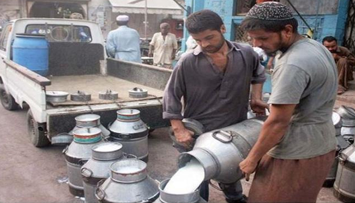کمشنر کراچی کے اعلان کے باوجود دودھ والوں کی ہٹ دھرمی
