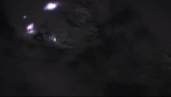 خلا سے آسمانی بجلی کا خوبصورت منظر، ویڈیو وائرل