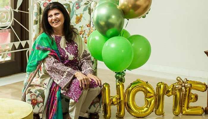 کورونا سے صحتیاب روبینہ اشرف گھر واپس آکر خوش 