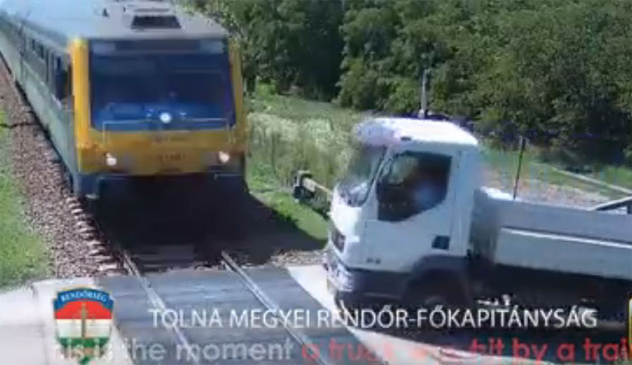 جلد بازی اور لاپرواہی، ہنگری میں ٹرین اور ٹرک میں خطرناک تصادم