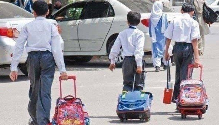 حکومت سے درخواست ہے کہ بچوں کو پڑھنے دیا جائے، ملک ابرار حسین