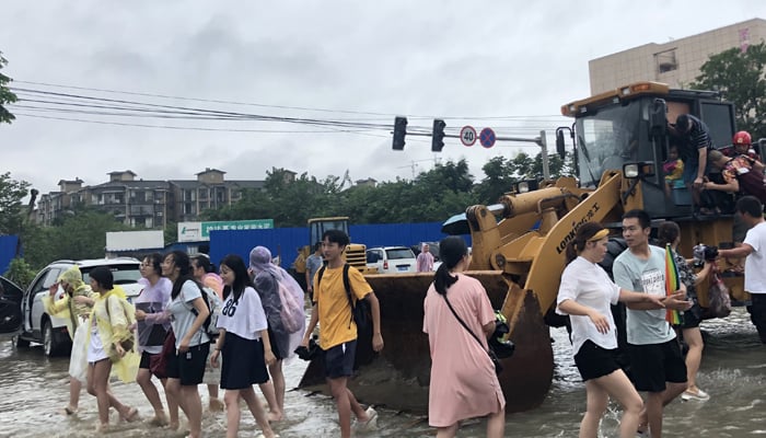چین میں شدید بارشوں کے باعث خطرناک مڈ سلائیڈنگ
