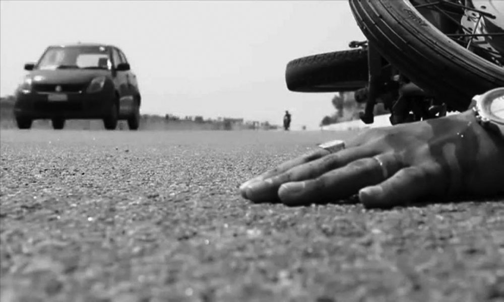 پنجگور: گاڑی کی موٹر سائیکل کو ٹکر، 3 افراد جاں بحق