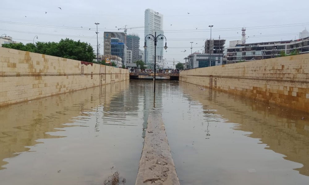 Karachi: Waterlogged roads washed away