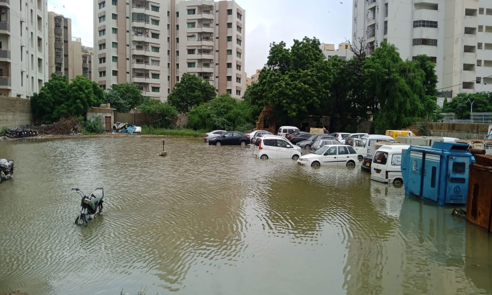 Karachi: Dozens of areas still under water after rains