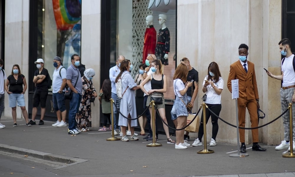 پیرس ، کوویڈ19 کے پھیلاؤ کے سبب عوامی مقامات دوبارہ بند