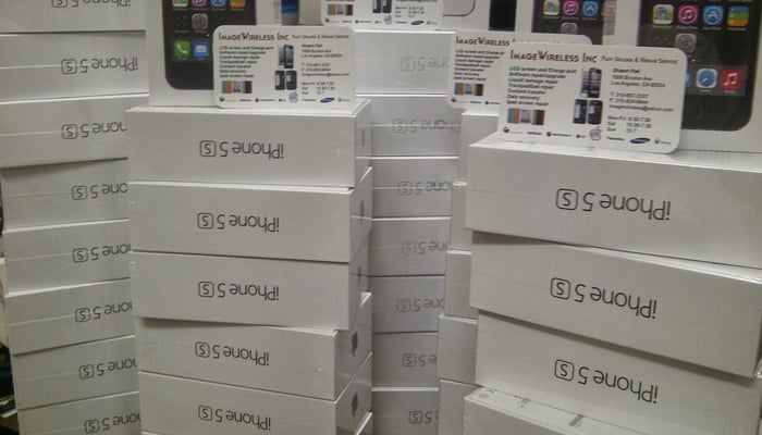 ایپل کا بڑا نقصان، ایک لاکھ سے زائد موبائل فونز چوری