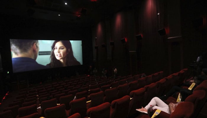 بھارت میں8 ماہ بعد سینما کھل گئے 