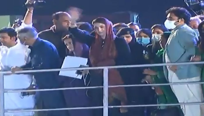 پی ڈی ایم قیادت جلسہ گاہ پہنچ گئی