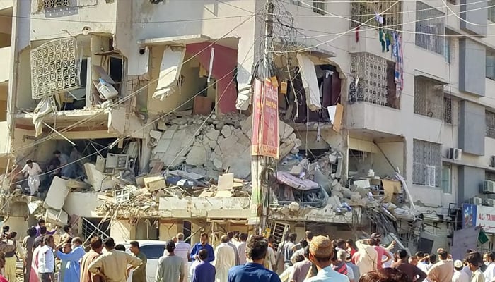 کراچی، مسکن چورنگی پر دھماکا، 3 جاں بحق