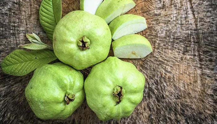 اس موسم سرما امرود سے قوت مدافعت بڑھائیں