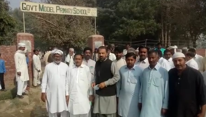 لاہور، کسانوں کے دھرنے میں جانبحق ہونے والے ضلع وہاڑی کے فنانس سیکرٹری کی نماز جنازہ ادا