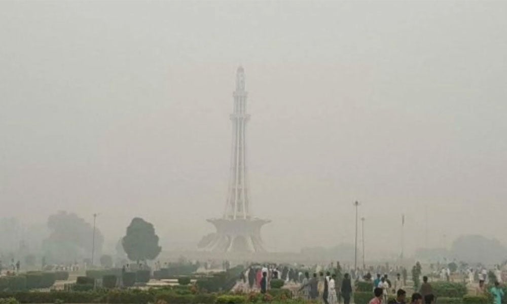 لاہور میں کہیں ہلکی، کہیں گہری اسموگ کا راج