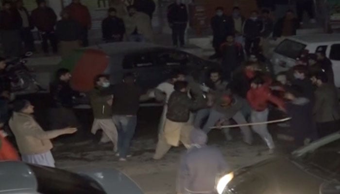 اسکردو میں پیپلزپارٹی ،پی ٹی آئی کےکارکنوں میں تصادم