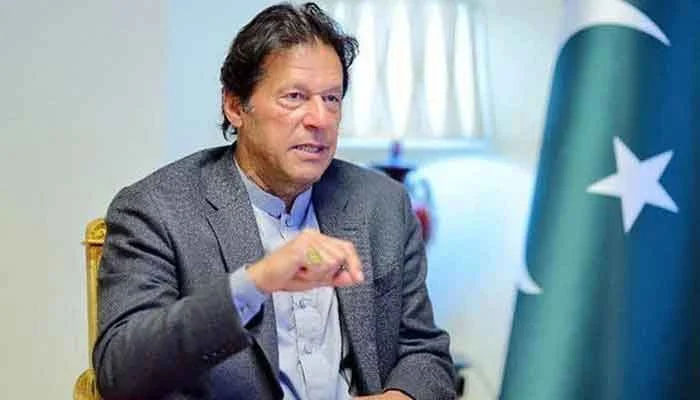 قوم کپاس اور کپڑا بیچنے سے نہیں بلکہ تعلیم کیوجہ سے آگے بڑھتی ہے، عمران خان