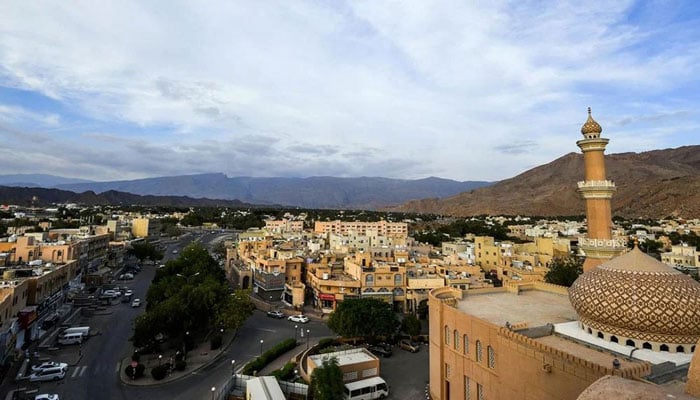 عمان نے محدود پیمانے پر سیاحتی ویزوں کی بحالی کا عندیہ دیدیا