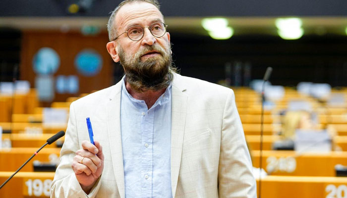 برسلز: رکن پارلیمنٹ نےلاک ڈاؤن قوانین کی خلاف ورزی پر استعفادے دیا 