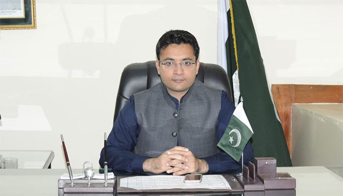 تحریک انصاف کے ایم این اے فرخ حبیب کے نام پر فراڈ