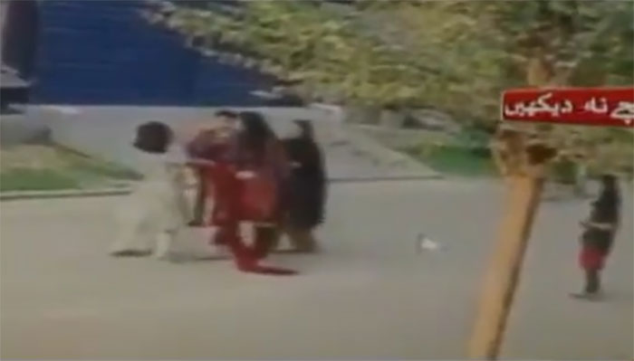 فیصل آباد میں تشدد کا نشانہ بننے والی بچی لا پتا ہے، چائلڈ بیورو