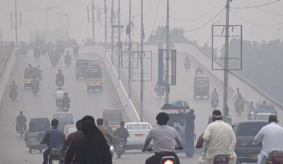 کراچی، صبح کے وقت کہر چھائے رہنے کا امکان