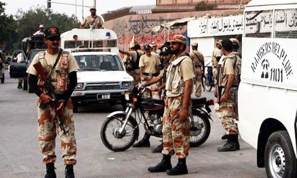 کراچی :رینجرز کی مختلف کارروائیوں میں 21 ملزمان گرفتار