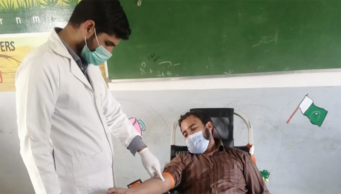 ملکر ڈاٹ کام، انڈس اسپتال اور دیگر کی ریہڑی گوٹھ میں عطیات خون جمع کرنے کی مہم