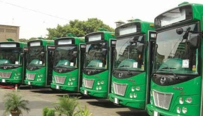 کراچی: گرین لائن منصوبے کیلئے بسوں کی خریداری کا آغاز