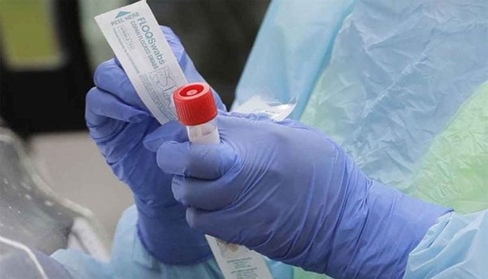 امارات میں کورونا ویکسی نیشن کا آغاز، شہریوں کو ویکسین مفت لگائی جائے گی