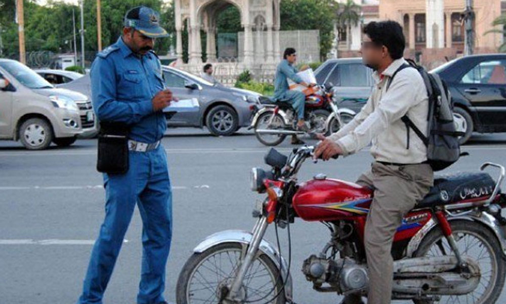 لاہور: 139 ای چالان والی نادہندہ موٹر سائیکل ضبط