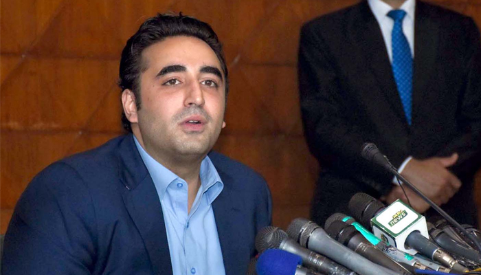 اسلام آباد پہنچ کر وزیراعظم عمران خان سے استعفیٰ چھین لیں گے،بلاول بھٹو زرداری