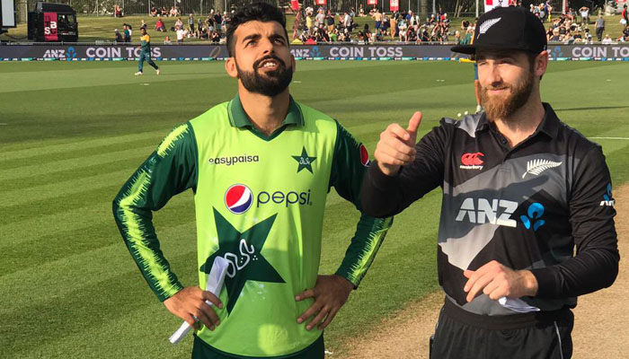 نیپئر:پاکستان کا نیوزی لینڈ کے خلاف ٹاس جیت کر فیلڈنگ کا فیصلہ