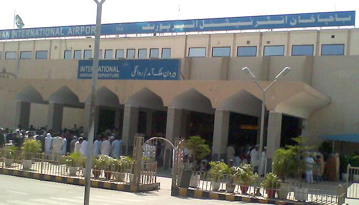 پشاور: برطانیہ سے آنے والے 101 افراد کی تلاش