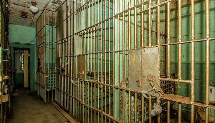  امریکا : 7 قید خانوں والا انوکھا گھر فروخت کیلئے پیش