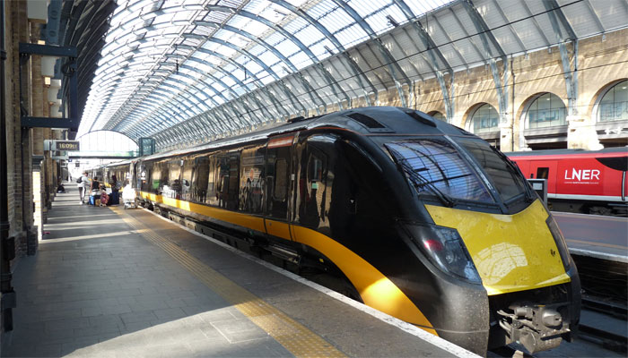 لاک ڈائون: برطانیہ میں گرانڈ سینٹرل ٹرین کی سروسز معطل 