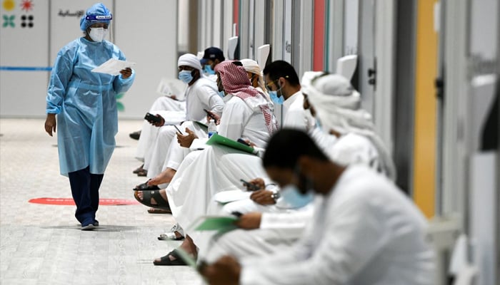 متحدہ عرب امارات کی آدھی آبادی کو کورونا ویکسین لگانے کی تیاری