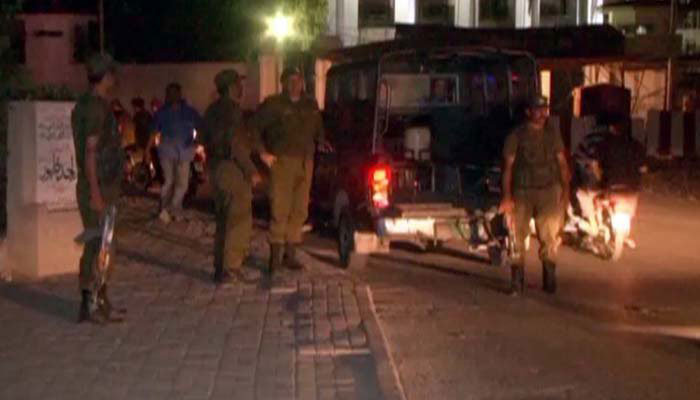 اہلکاروں نے وقاص کی کار سے باہر نکال کر گولی ماری، پولیس رپورٹ